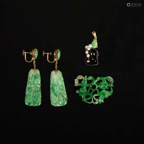 十九世紀 翡翠首飾四件Four pieces of Chinese jadeite jewelry,...