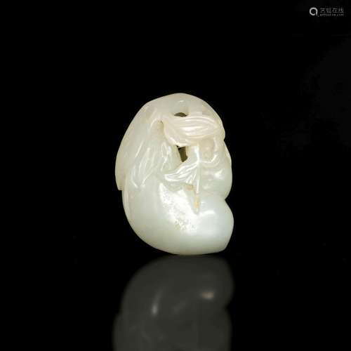 十九世紀 玉雕瓜掛墜A Chinese carved jade melon-form toggle,1...