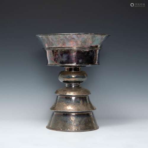 十九世紀 銀製酥油燈A Buddhist silver butter lamp,19th centur...