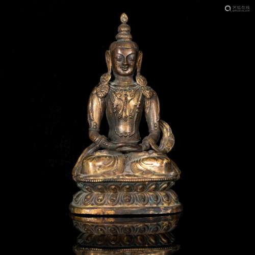 十九世紀 銅鎏金無量壽佛A Chinese gilt-bronze figure of Amita...