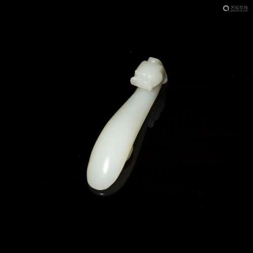 十八世紀 白玉龍勾A Chinese white jade dragon hook， 18th cent...