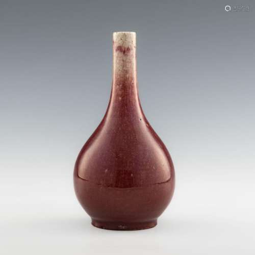 十九世紀 紅釉膽瓶A Chinese red-glaze vase， 19th century