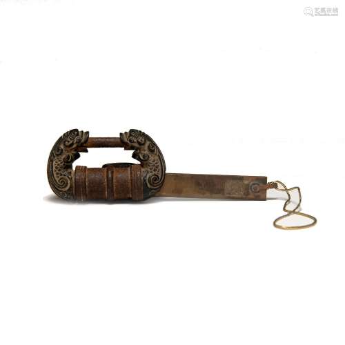 明代 銅鎖A Chinese bronze and iron lock， Ming dynasty