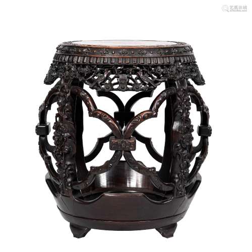 十九世紀晚 硬木鼓凳A Chinese hardwood garden stool， late 19t...