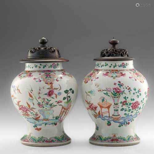 十九世紀 粉彩花卉將軍罐一對A pair of Chinese famille rose po...