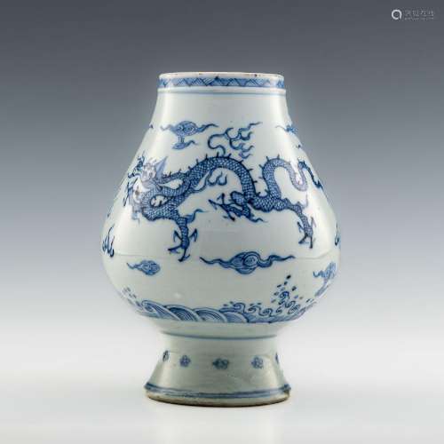 清雍正 青花龍紋尊A Chinese blue and white zun vase， Yongzhen...