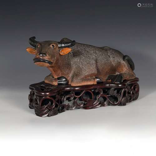 民國 陶塑牛（附硬木座）A Chinese Yixing pottery water buffalo，...