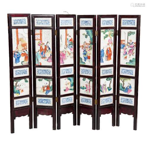 十九世紀 粉彩人物圍屏A Chinese famille rose panel screen， 19...