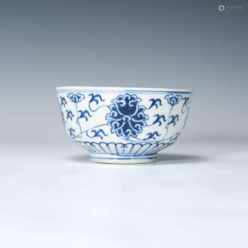 清光緒 青花纏枝蓮碗A Chinese blue and white bowl， Guangxu pe...