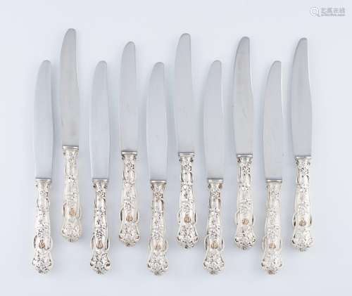A set of 10 table knives