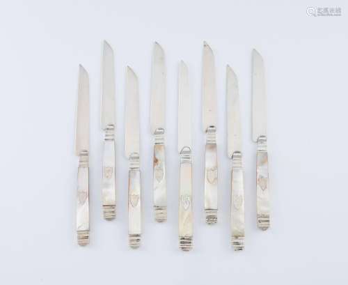 A set of 8 fruit knives