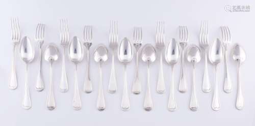 A cutlery set for 10