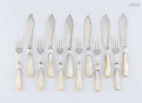 An Edwardian fish cutlery set for 6