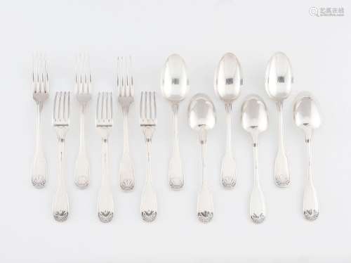 A set of dessert cutlery for 6