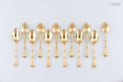 A set of 12 tea spoons