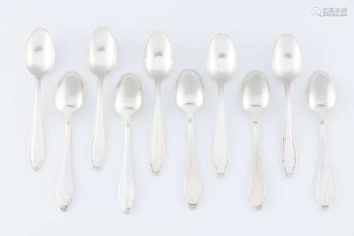 A set of 10 tea spoons