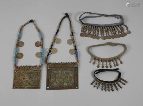 Konvolut ethnologischer Schmuck