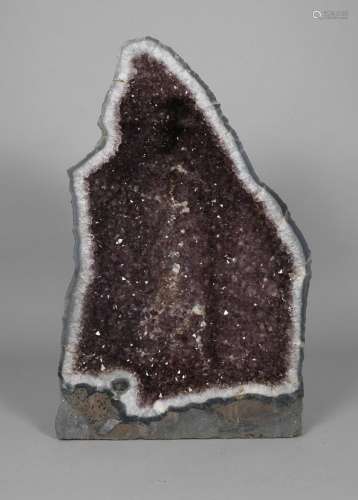 Große Amethystgeode