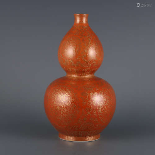 清乾隆 矾红描金夔龙纹葫芦瓶