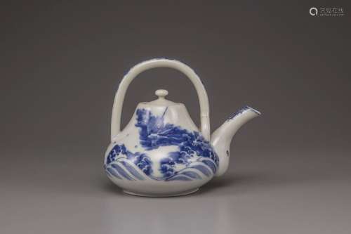 A JAPANESE HIRADO TEAPOT, 19TH CENTURY