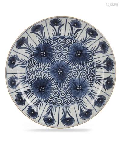A CHINESE BLUE AND WHITE DISH, 18TH CENTURY