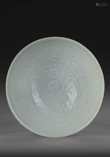 A CHINESE FINELY CARVED QINGBAI BOWL, NORTHERN SONG DYNASTY ...