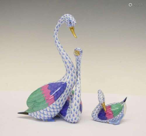 Herend, Hungary - Porcelain model swan figure group and sing...