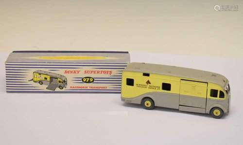 Dinky Supertoys - 979 Racehorse Transport diecast model vehi...