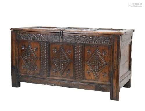 James II oak coffer or bedding chest, EE [16] 87