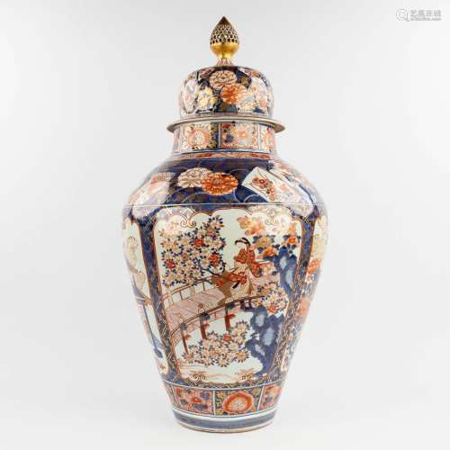 A large vase with lid, Imari porcelain, 19th century. (H: 87...