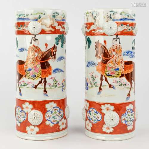 A pair of Japanese vases, Fukagawa Imari, Meji period. 19th ...