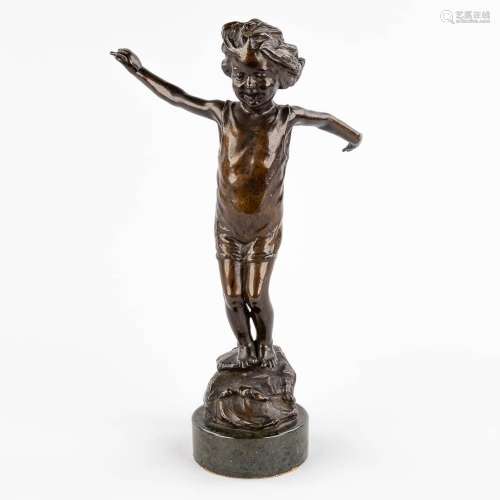 W. FULLER (XIX-XX) 'Baigneuse' patinated bronze on a green m...