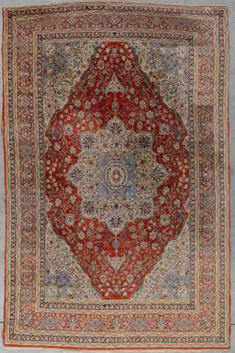 An Oriental hand-made carpet, Kashan. (L: 322 x W: 216 cm)
