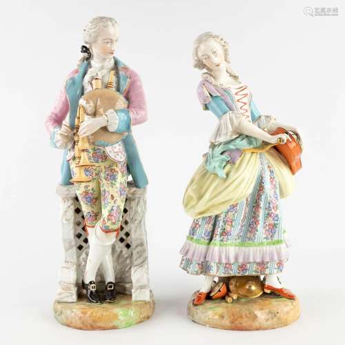 A pair of figurines 'Musical man and wife' Meissner marks, 1...