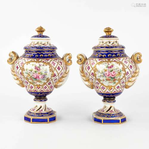 A pair of vases, Sèvres porcelain, 19th C. (L: 11 x W: 14 x ...