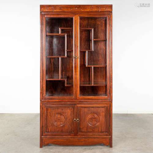 A Chinese display cabinet, wood and glass. 20th C. (L: 41 x ...