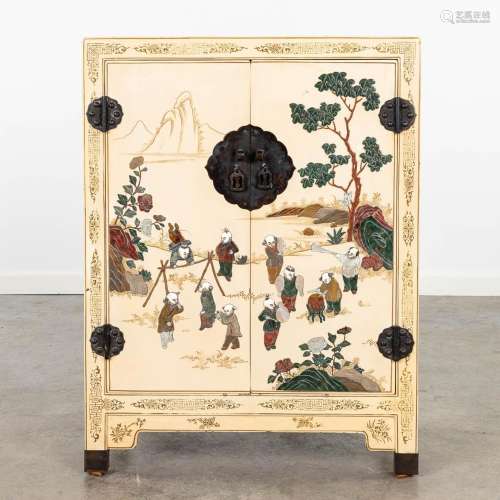 A decorative cabinet with Chinoiserie decor. (L: 30 x W: 59 ...