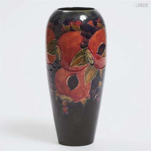 Moorcroft Pomegranate Vase, c.1916-18, height 10.4 in — 26.