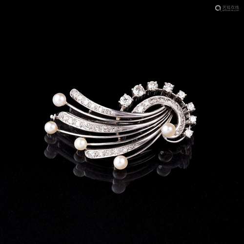 A Daimond Pearl Brooch.