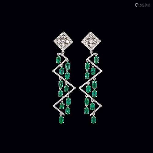 A Pair of Emerald Diamond Earpendants.