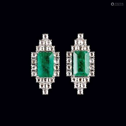 A Pair of Emerald Diamond Earstuds in Art-déco Style.