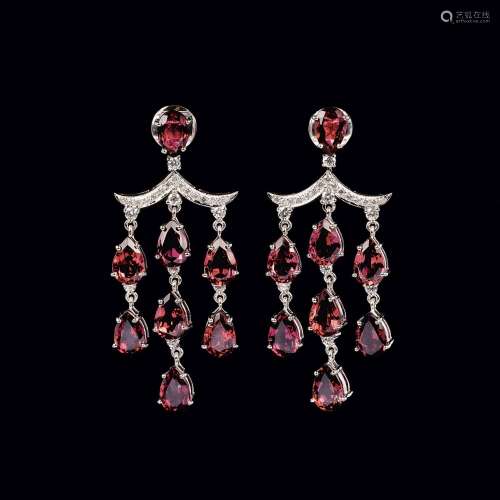 A Pair of colourfine Rubellith Earpendants with Diamonds.