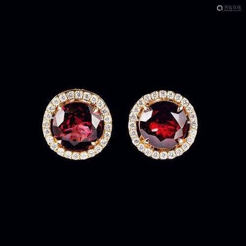 A Pair of Rhodolith Diamond Earstuds.