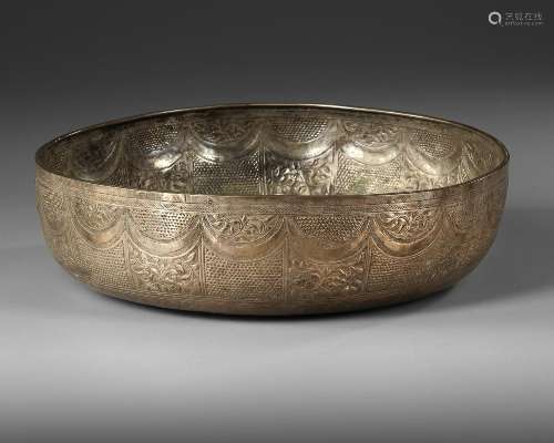 AN INDIAN SILVER BOWL, INDIA, 19TH CENTURY