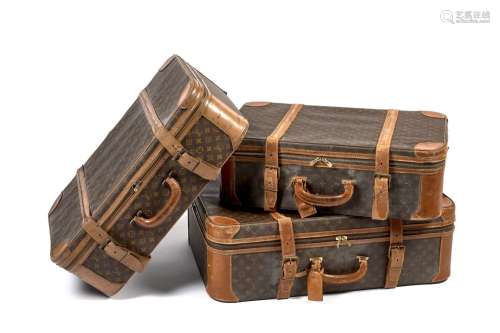 LOUIS VUITTON Trois valises, modèle "Airbu