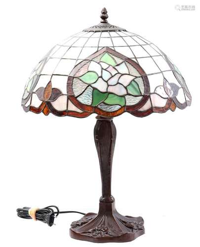 Tiffany style table lamp