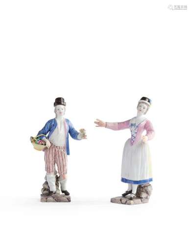 ITALIE, DOCCIA<br />
Paire de figures en porcelaine représen...
