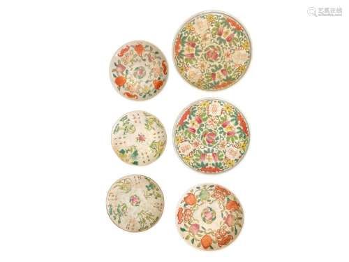 CHINE, Fin du XIXème - Lot de 6 petites assiettes en porcela...