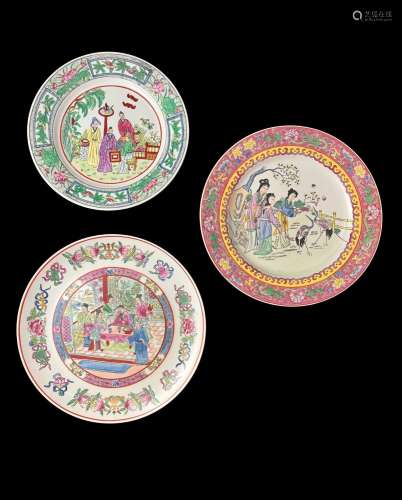 CHINE, fin du XXème siècle - 3 assiettes en porcelaine et ém...