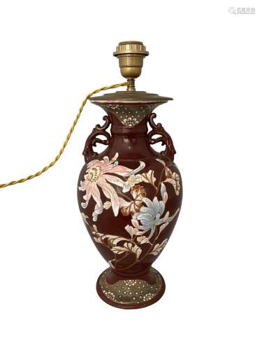 JAPON ou INDOCHINE, vers 1930 - Vase balustre émaillé, à déc...